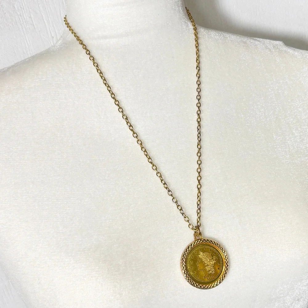 VTG Gold Tone 1776 Liberty Coin Pendant Necklace Eagle Crest Diamond Cut Bezel